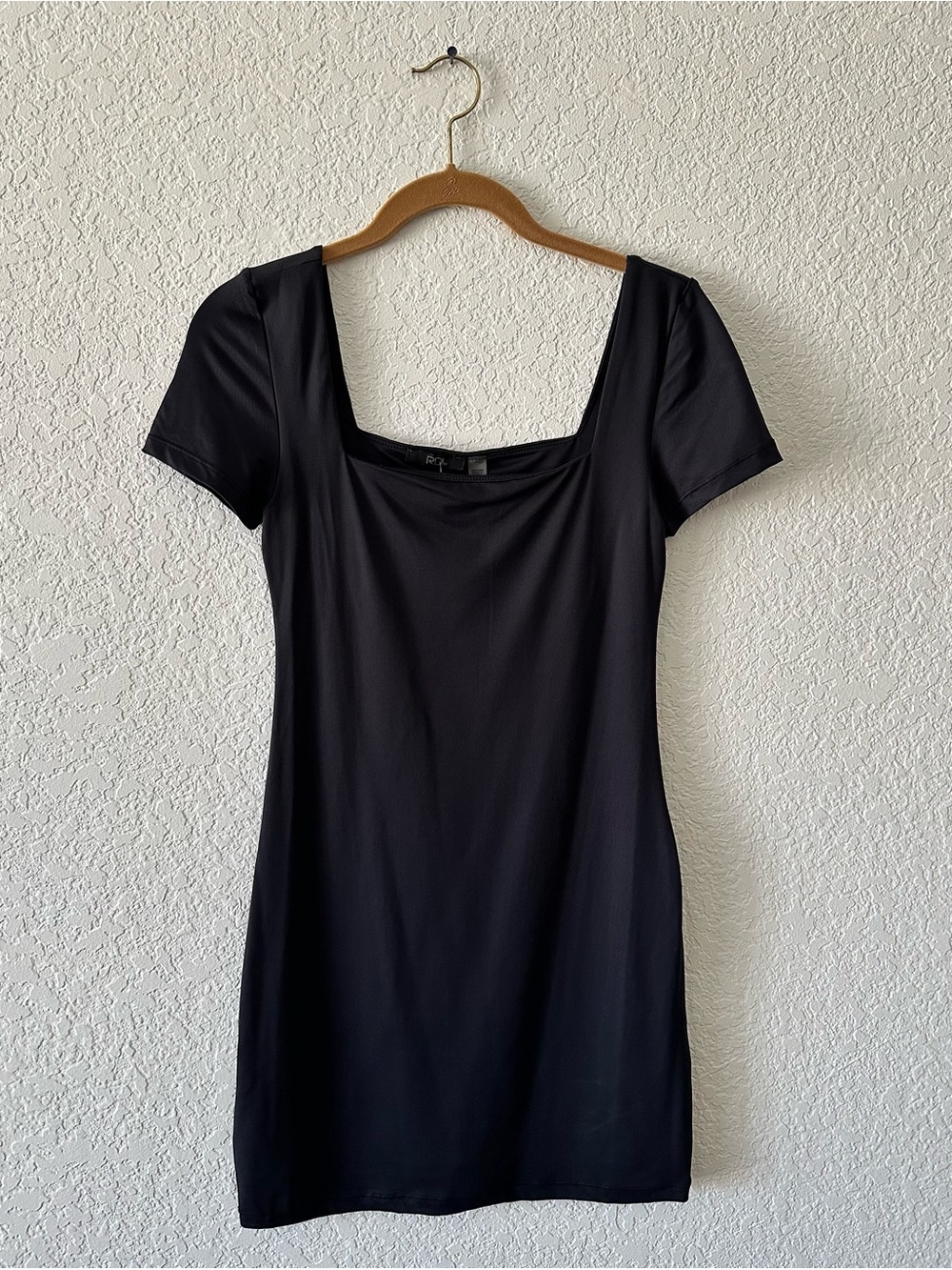 RDI Black Short Sleeve Square Neck Dress